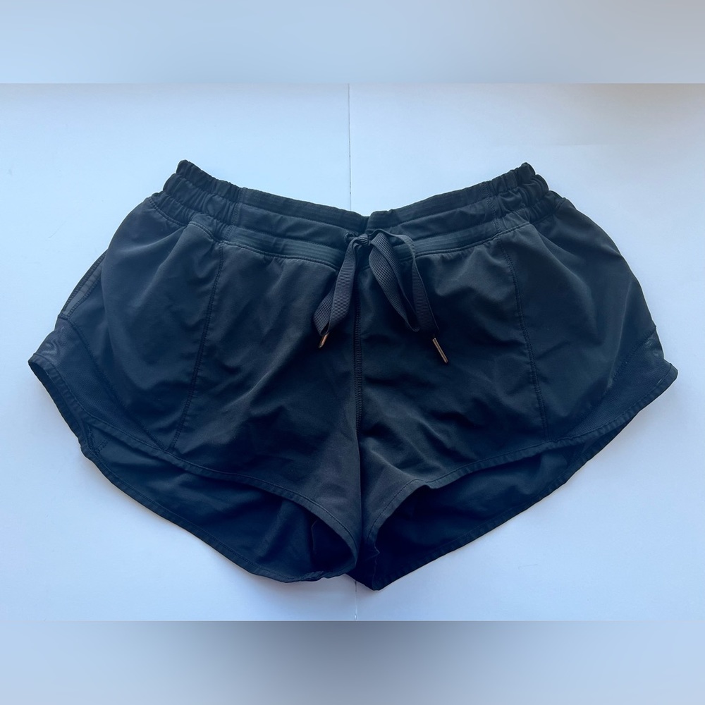 Lululemon Black Low-Rise Hotty Hot Lined Short 2.5” with Drawstring Size 8